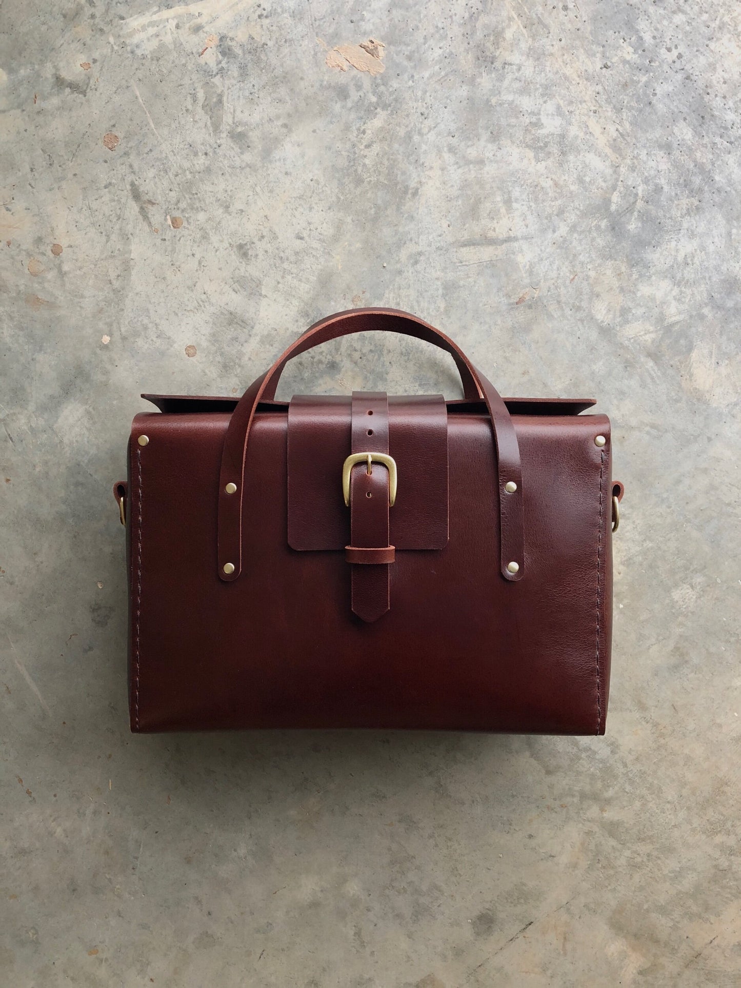 The Doctor Bag - buffalo chestnut