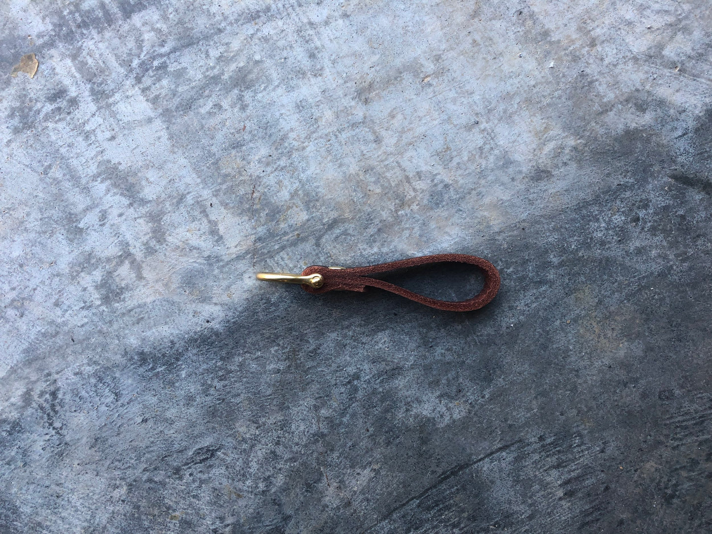 Key Shackle - buffalo chestnut